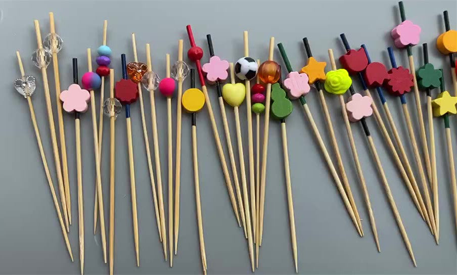 12 cm natuurlijke houten bamboe prikkers met kralen – 100 stuks/verpakking | Hapjes-, cocktail- en voedselspiesjes | Groothandelsprijzen (EXW)